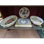 Three flan dishes; Portmeirion, Royal Worcester, Pillivuyt and a Wedgwood 1975 Christmas plate (4)