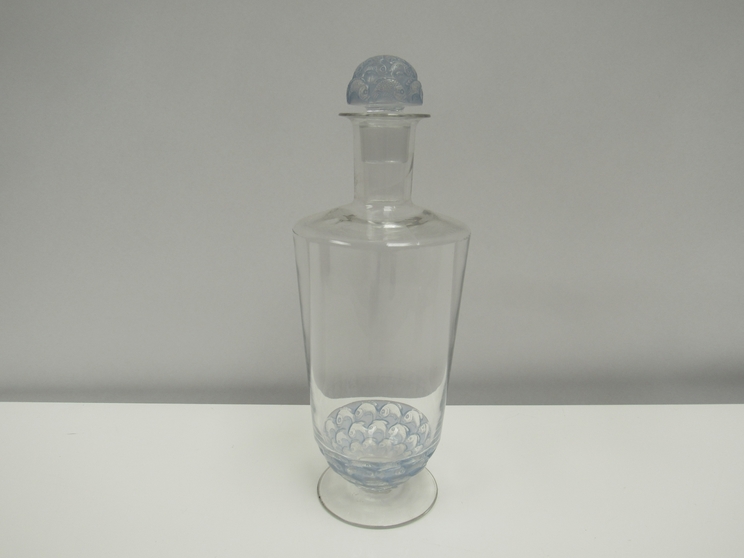 A Rene Lalique Pouilly decanter and stopper, 28cm tall