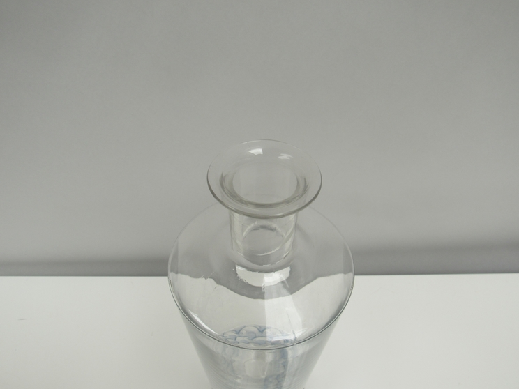 A Rene Lalique Pouilly decanter and stopper, 28cm tall - Image 5 of 5