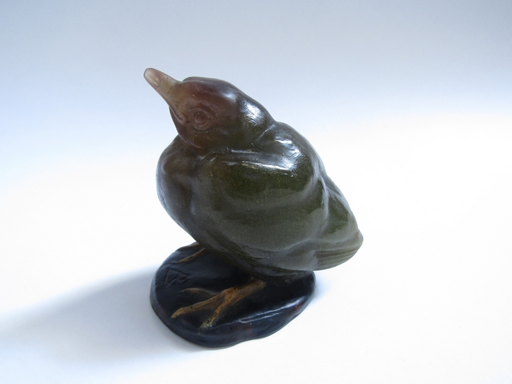 A circa 1920's French glass paperweight of a fledgling by Almaric Walter signed A.Walter, Nancy. 9. - Image 3 of 6