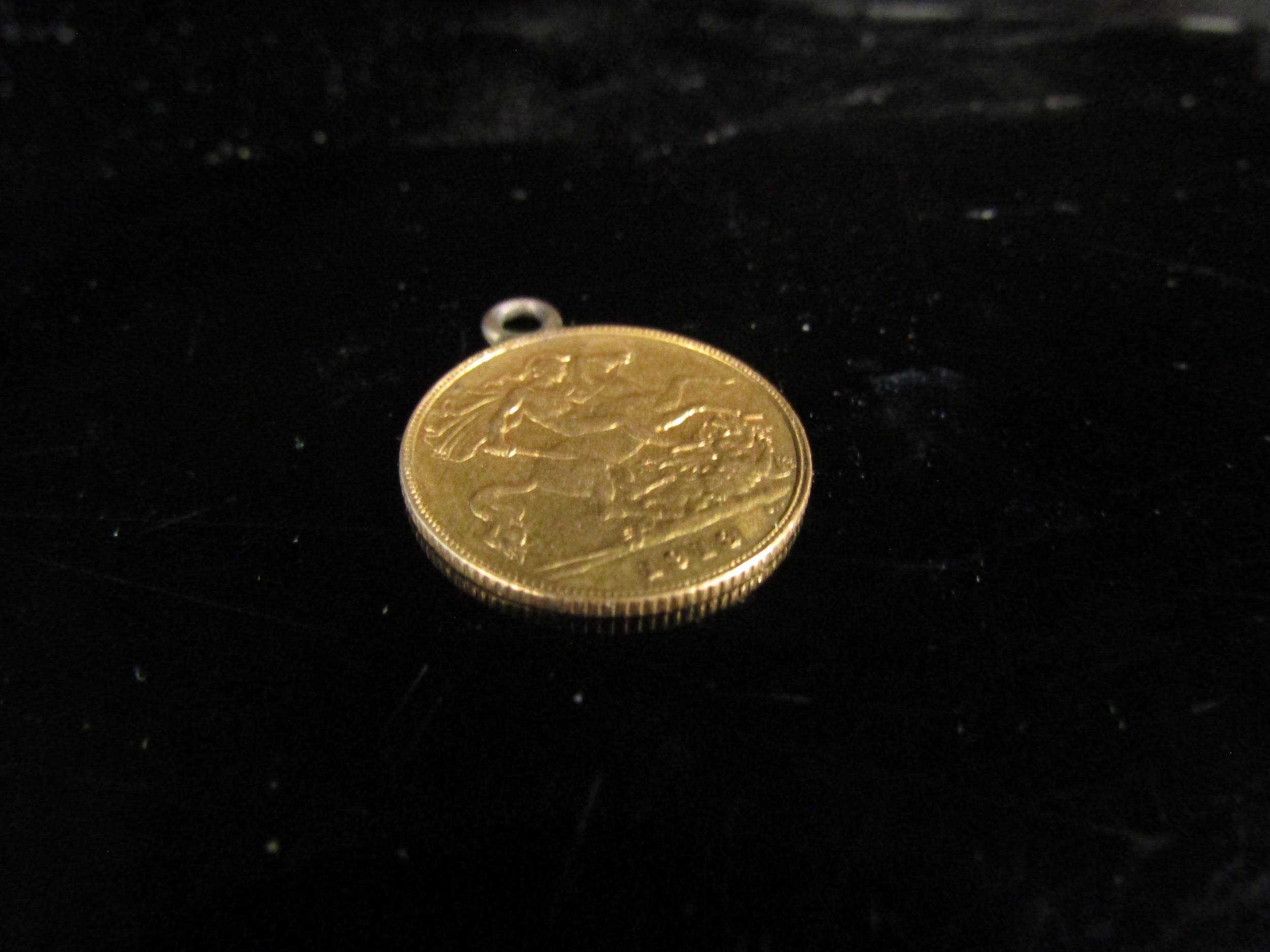 A 1913 gold half sovereign with pendant loop, 4g - Image 2 of 2