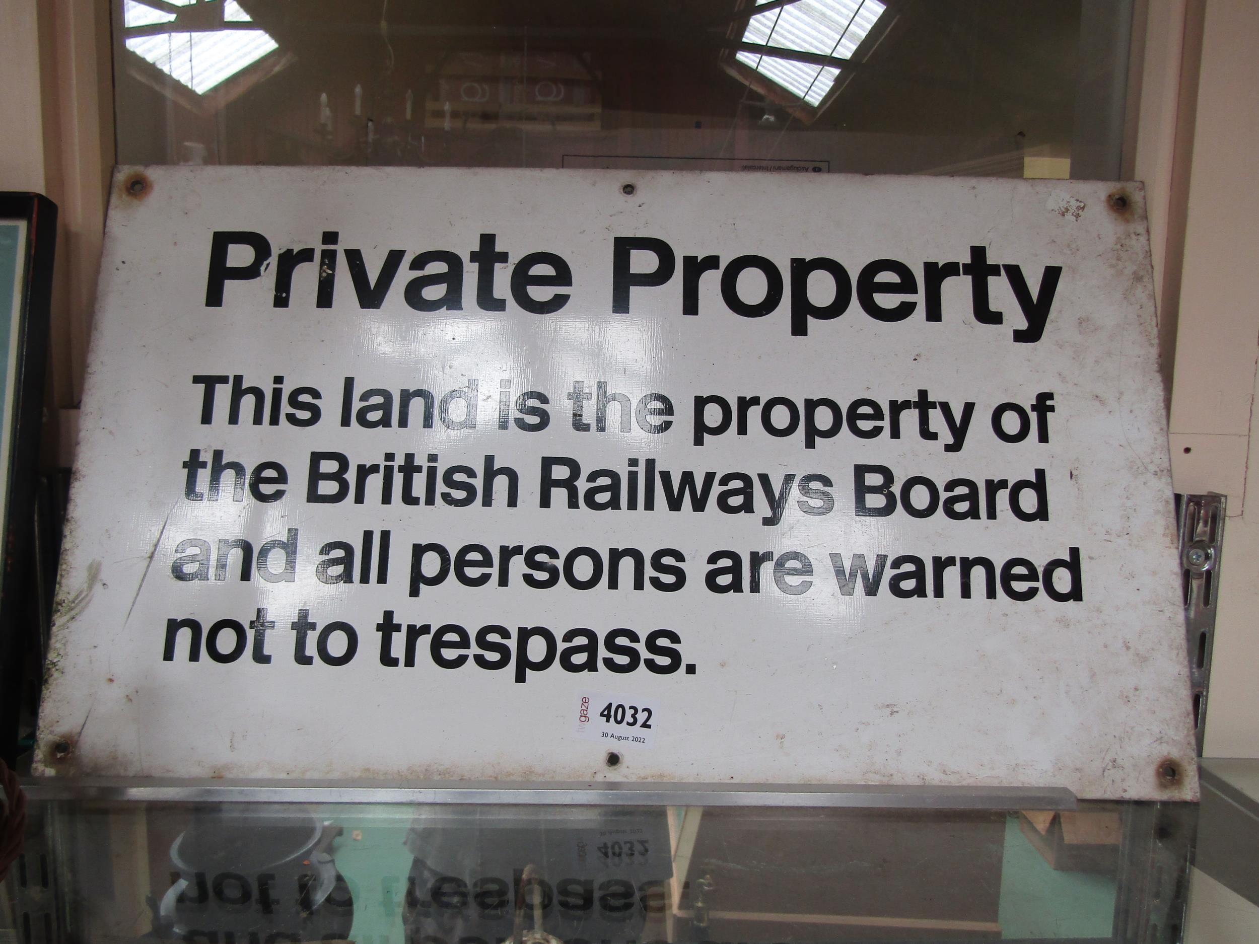 An aluminium sign - Private Property, 52.5 x 30cm