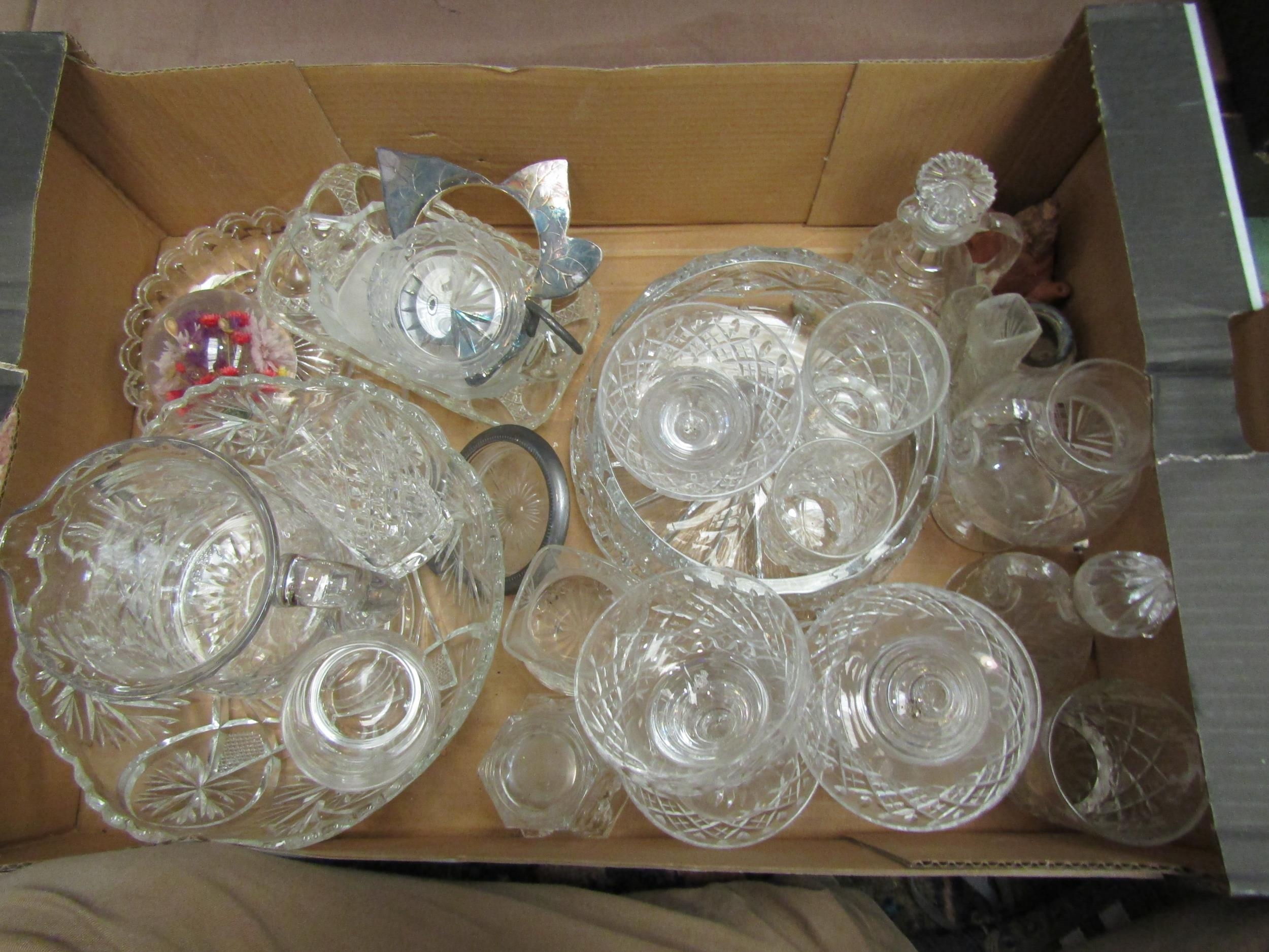 A box of glassware including jugs, bowls and sundae dishes