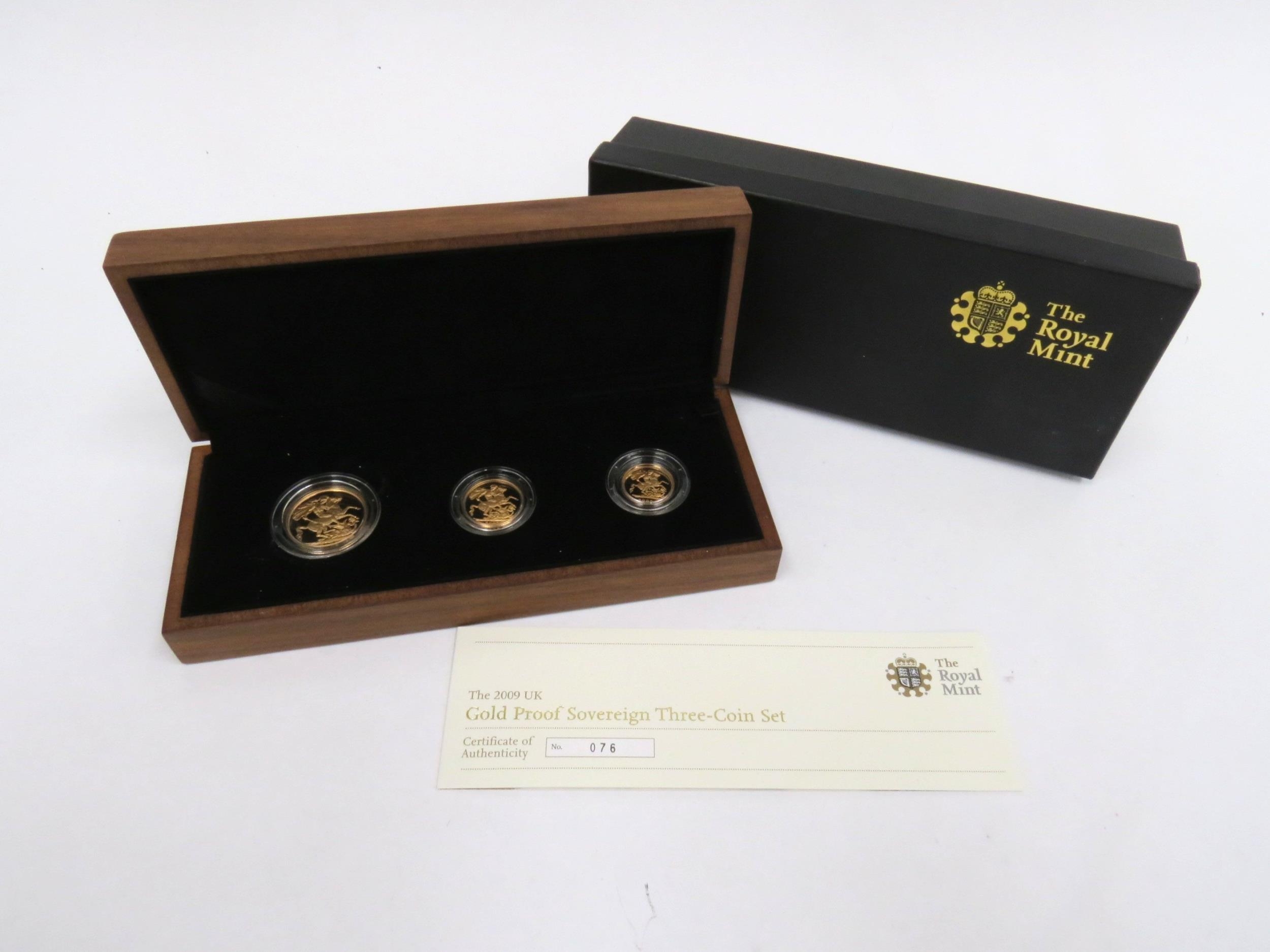 A Royal Mint 2009 Gold Proof Sovereign Three coin set with certificate and box, No. 76/750