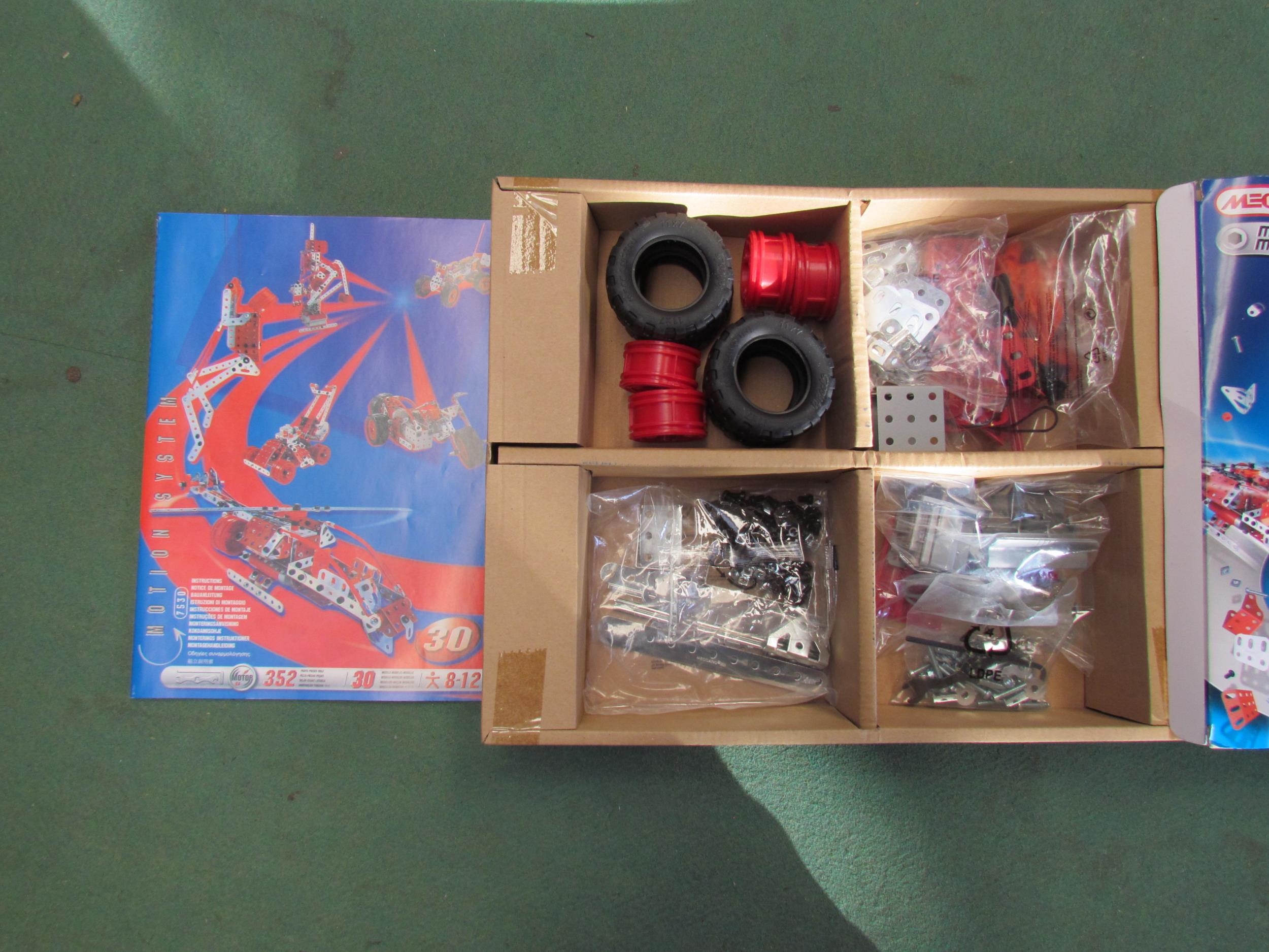 A Meccano Motorized Set 4 together with two Meccano Multimodel sets (3) - Image 3 of 4