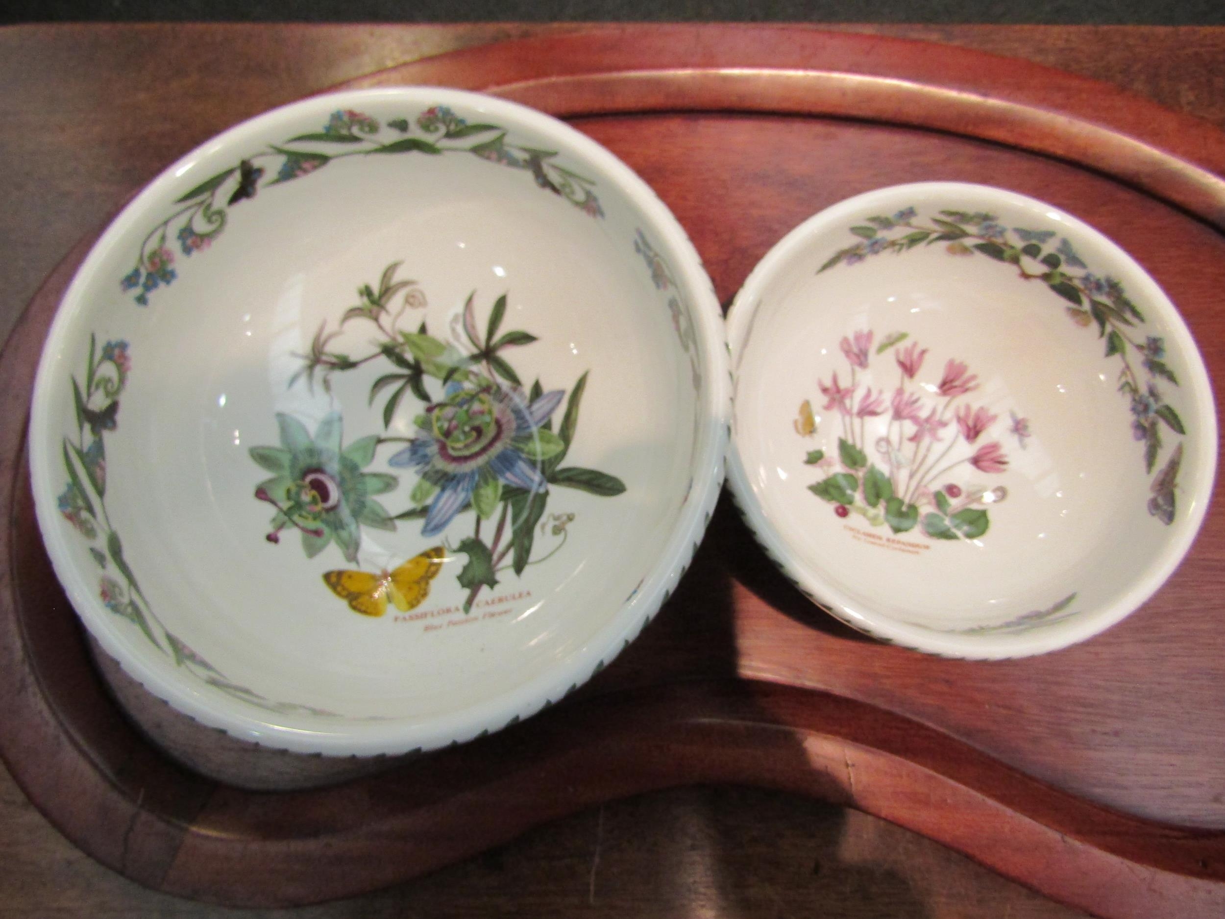 Two Portmerion Botanic Garden fruit bowls, 26cm diameter and 19cm diameter - Image 2 of 3