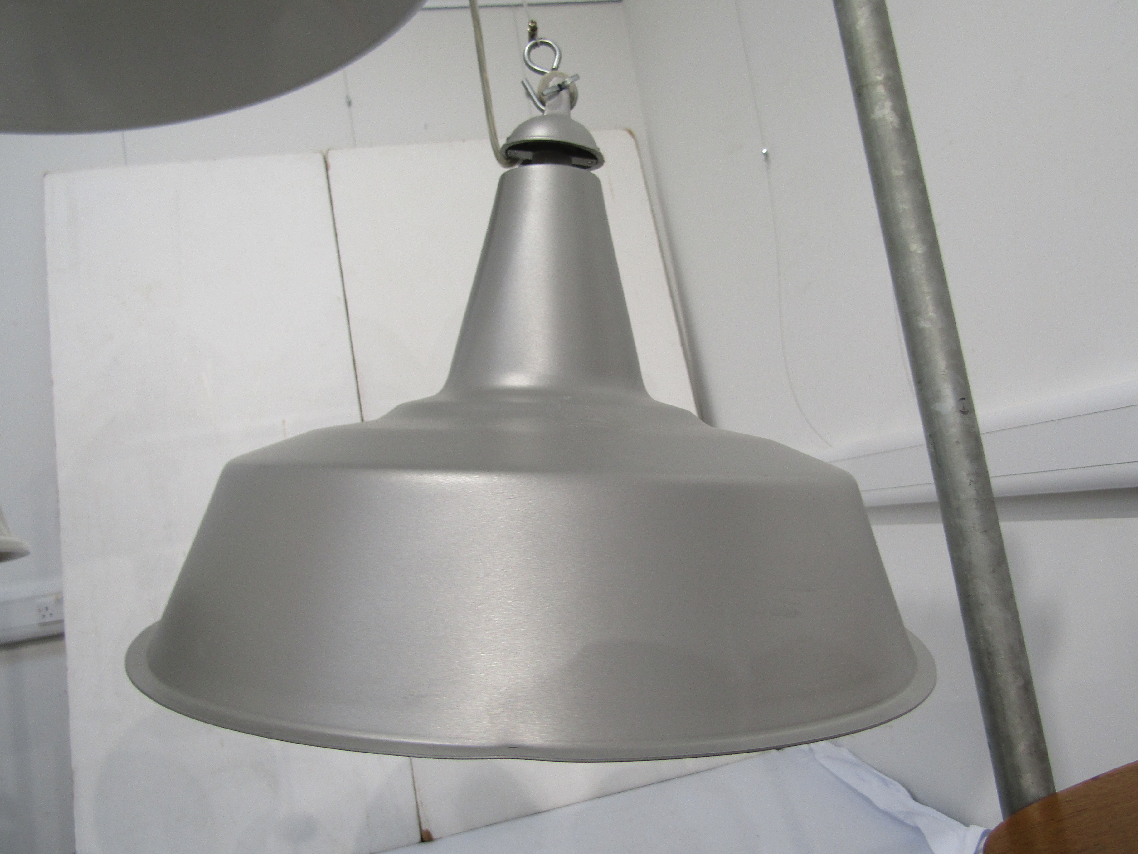 A pair of Italian Fontane Arte 'Huna' lights in white and silvered grey. 41.5cm diameter