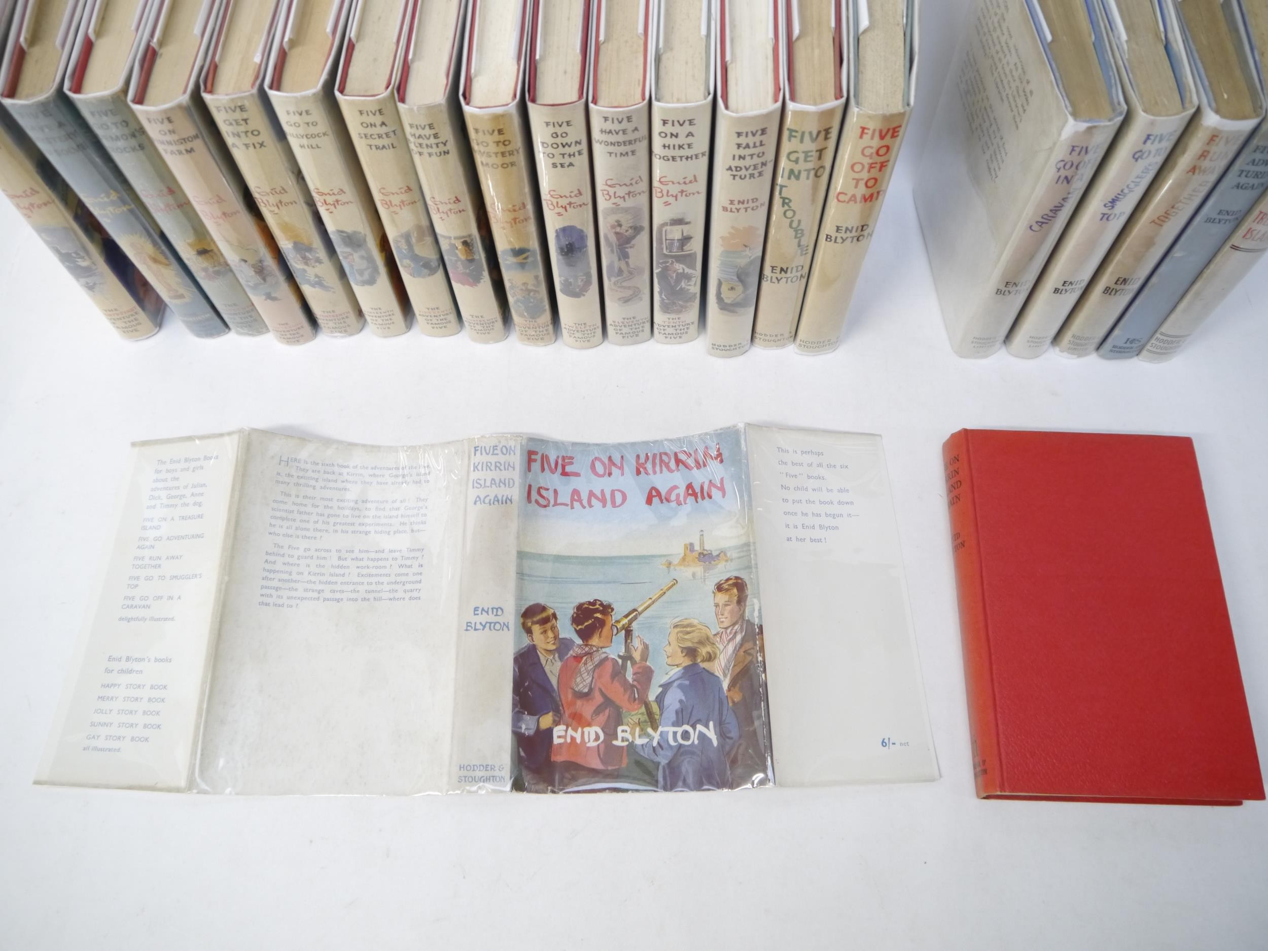 Enid Blyton, 'Famous Five', complete set of the 21 children's detective series novels, all 1st - Image 56 of 80