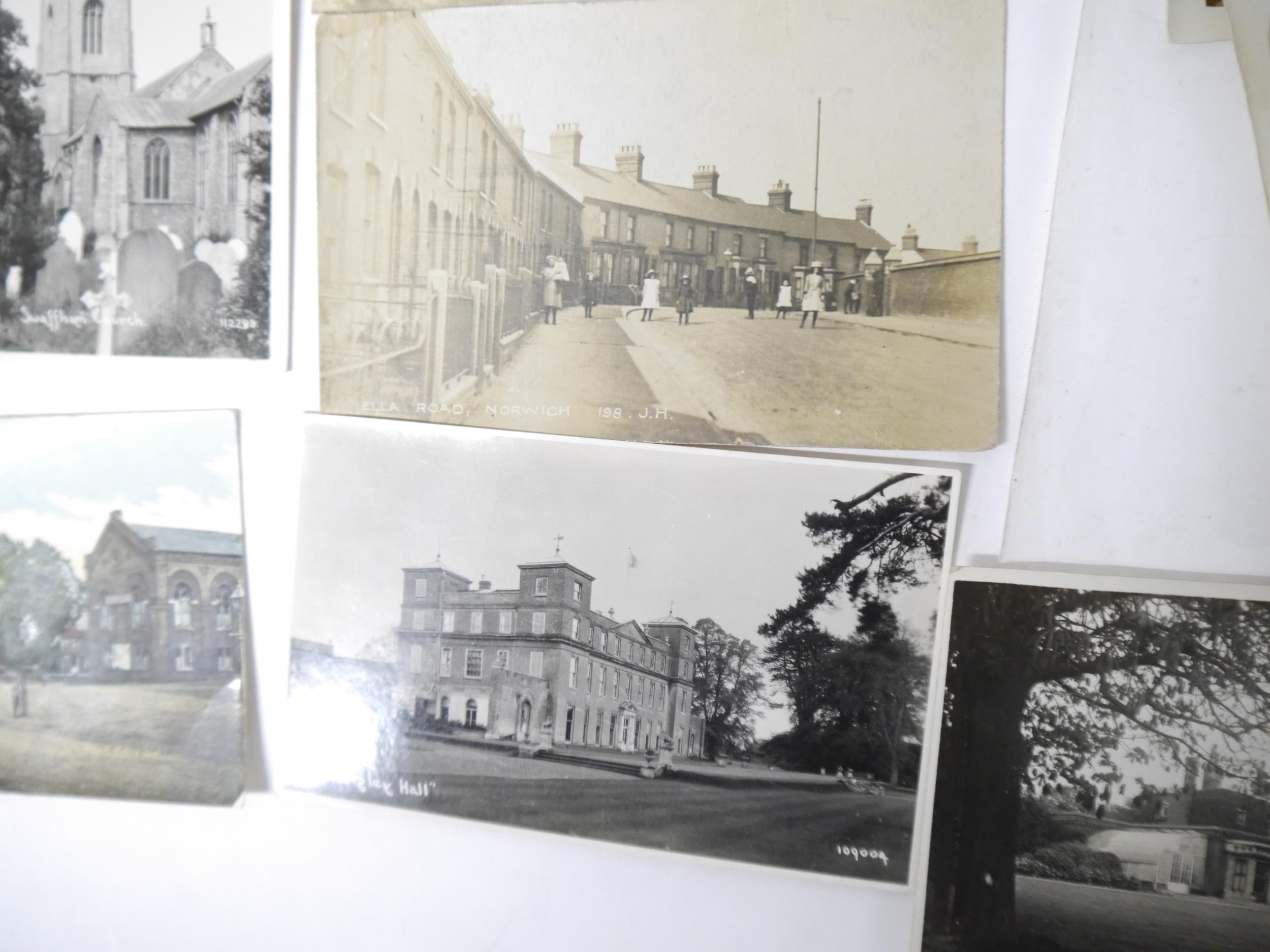 A collection of Norfolk and Norwich related ephemera, photographs and postcards, including a scrap - Image 16 of 33