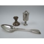 An A.B. Savory & Sons silver serving spoon with crested handle, London 1834, weighted silver squat