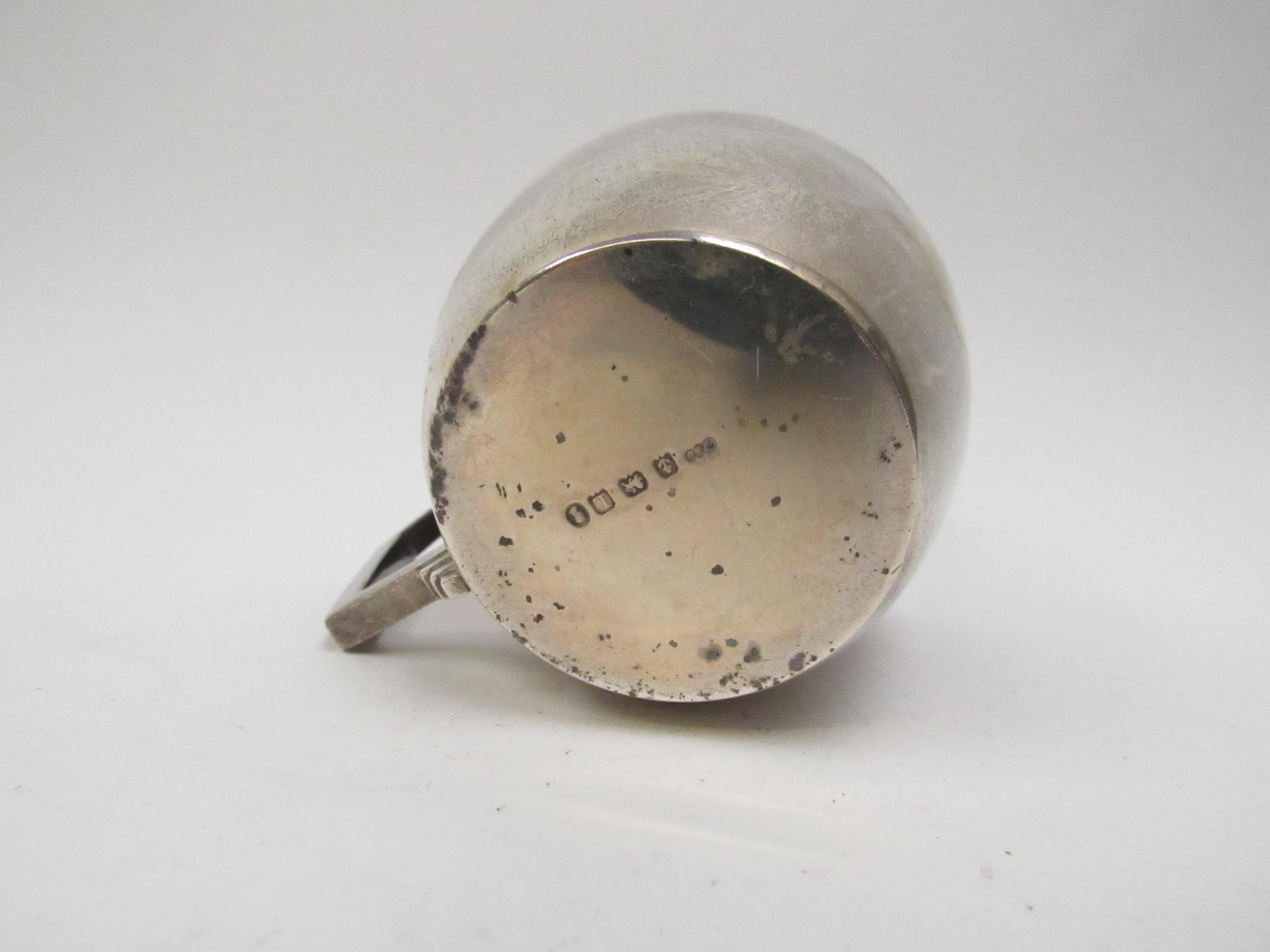 A Turner & Simpson Ltd., silver Deco form mug/cup, Birmingham 1935, 7cm tall, 148g - Image 3 of 3