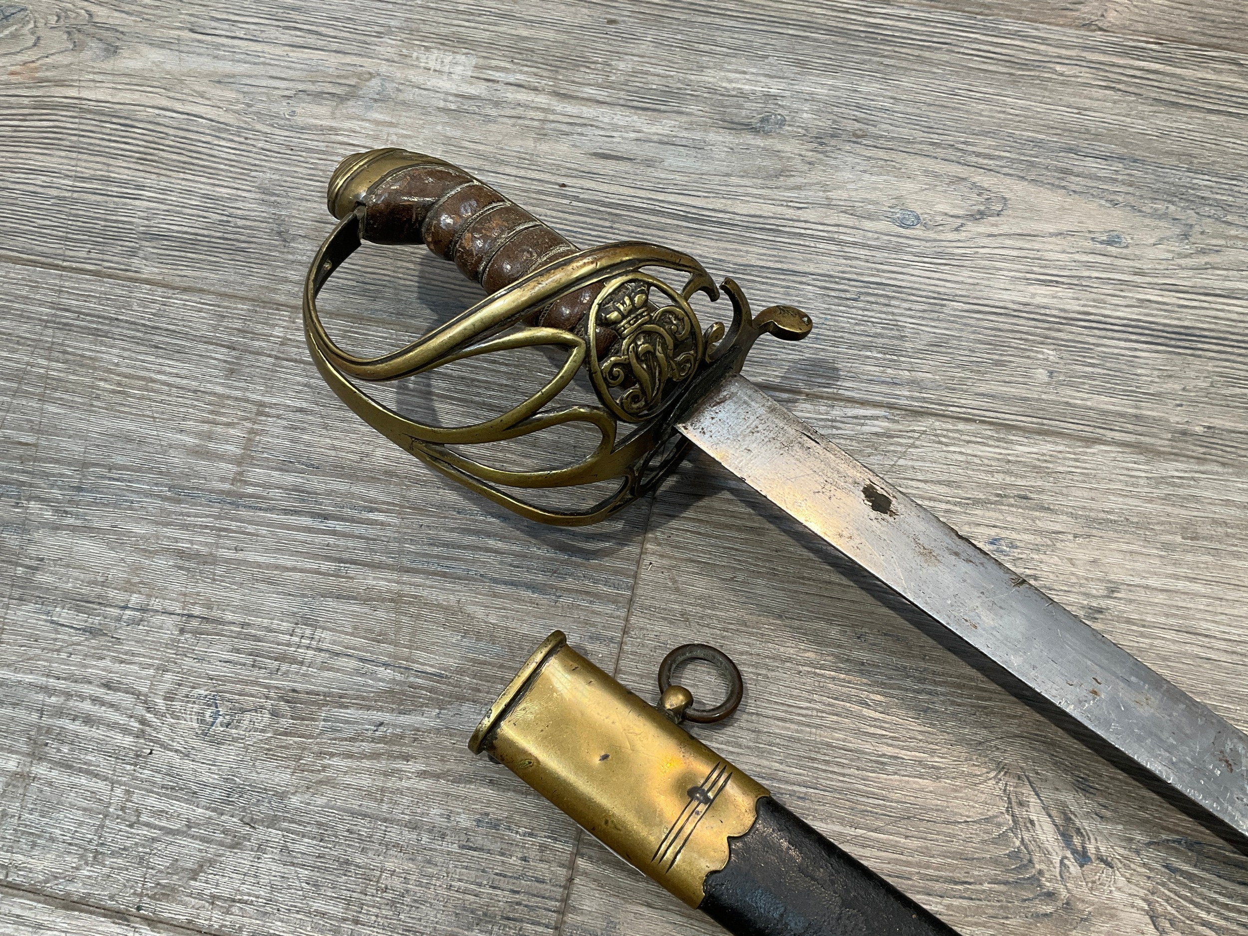 DAVID RUSHE V.C. INTEREST: An 1822 pattern Victorian officer's sword with plain blade double-edged - Image 2 of 4