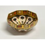 A Royal Crown Derby 1128 Imari pattern octagonal bowl, 19cm diameter, 8.5cm tall