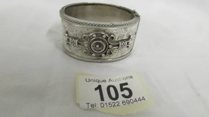 A decorative silver bangle, 37.9 grams. 32mm wide. 43mm x 47mm inside. Outer circumference - Image 2 of 9