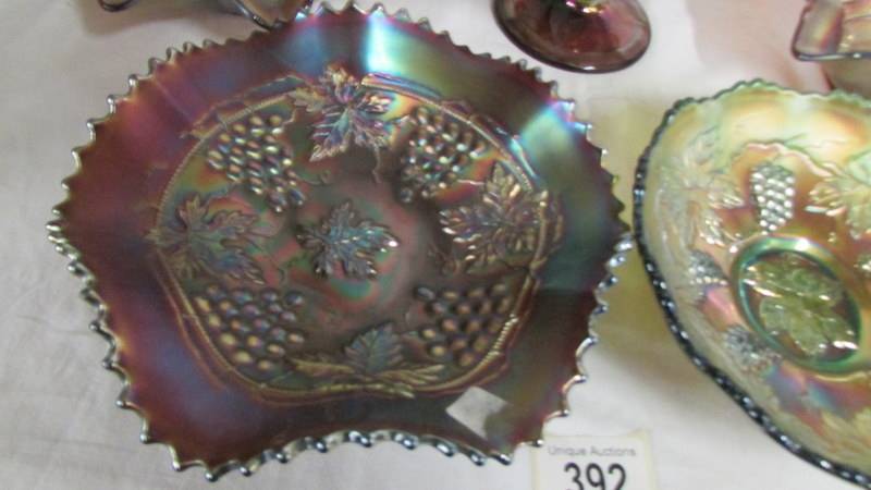 Five carnival glass bowls including Fenton green leaf, Dugan amethyst apple blossom, Northwood Grape - Image 5 of 6