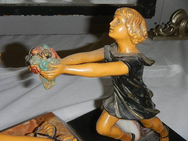 A deco figure of a mother with child. Collect only. - Image 3 of 4