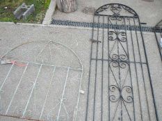 2 wrought iron garden gates, 107 x 107 cm and 214 x 86 cm, with hinges. Collect only.
