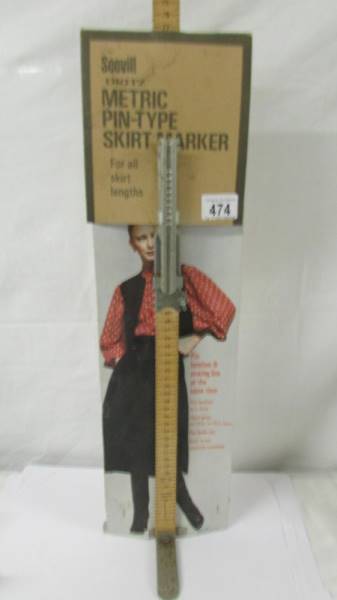 A vintage Scovil Dritz metric pin-type skirt marker. Collect only.