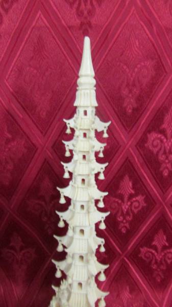An antique carved ivory pagoda. a/f. Available for UK shipping only. - Image 3 of 3