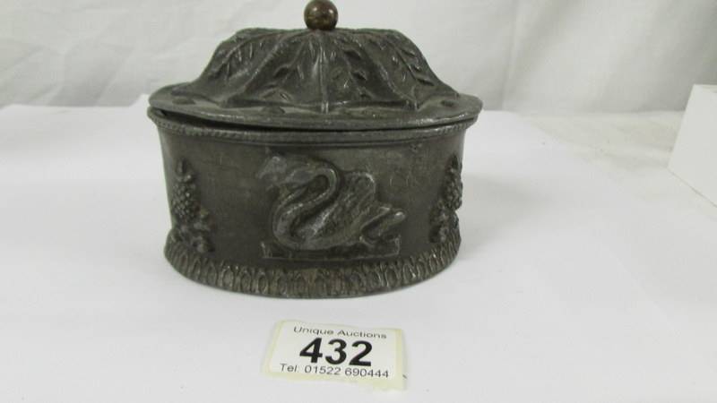 A mid 19th century lead tobacco box with compression lid. - Image 2 of 3
