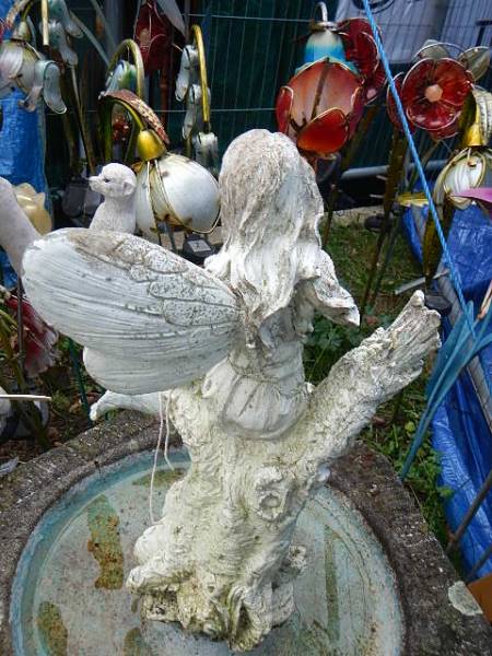 A fairy statue on a bird bath (one wing missing) 87 cm tall. Collect only. - Image 3 of 3