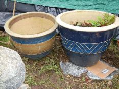 2 glazed ceramic plant pots (39 cm diameter) and a plastic strawberry planter (47 cm tall) collect