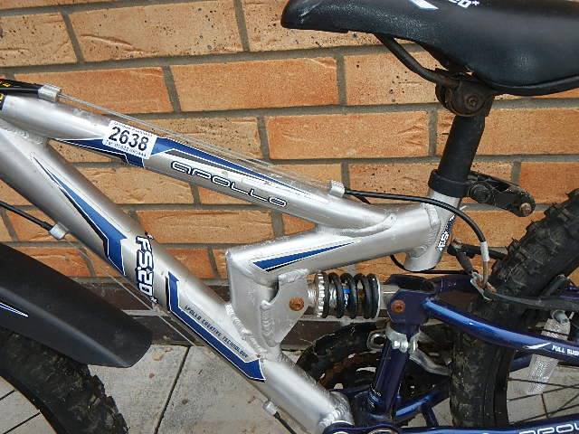 An Apollo FS20 child's bicycle, disc brakes, rear suspension. collect only. - Image 2 of 2