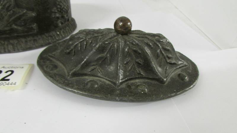 A mid 19th century lead tobacco box with compression lid. - Image 3 of 3