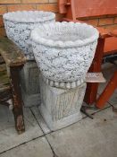 A pair of good garden urns. Collect only.