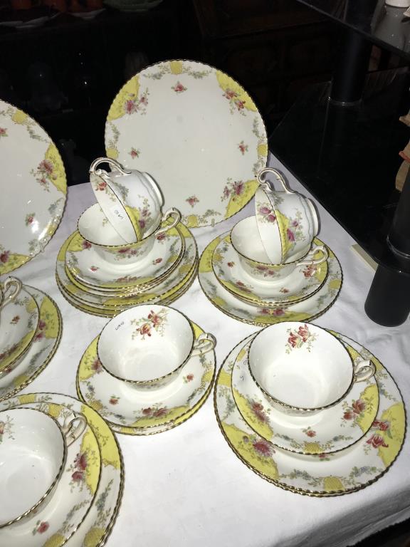 A vintage tea set - Image 3 of 4