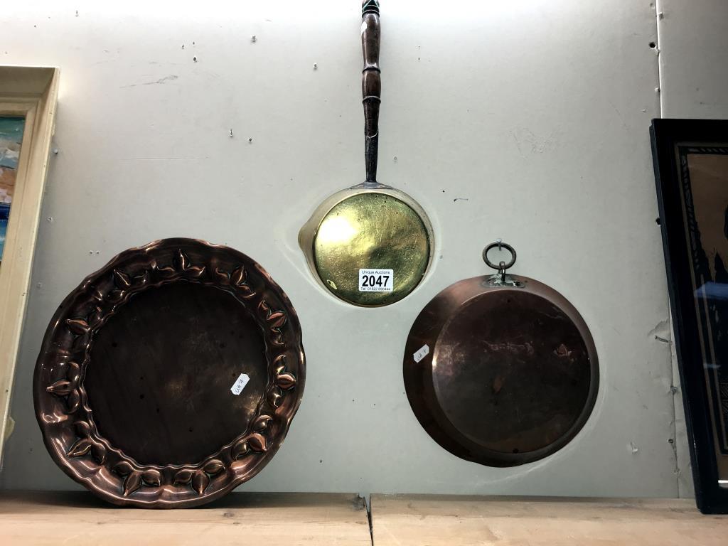 A copper plate, pan & saucepan - Image 2 of 8