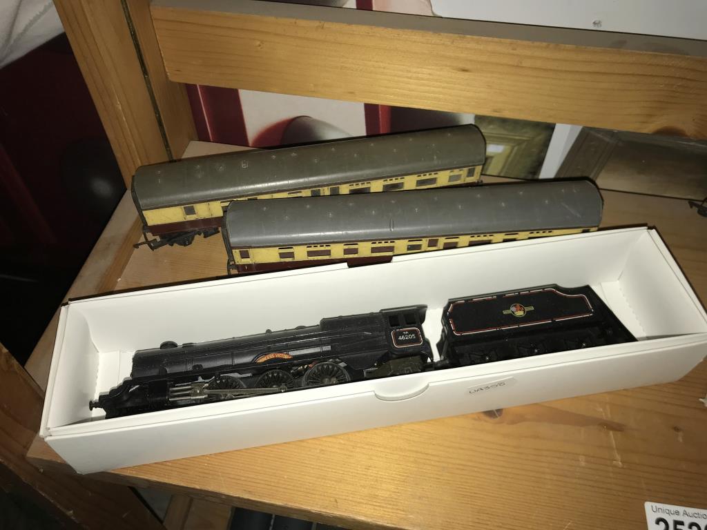2 boxed trains. Princess Victoria (46205) and Lococ 5000 plus 4 coaches - Image 2 of 3