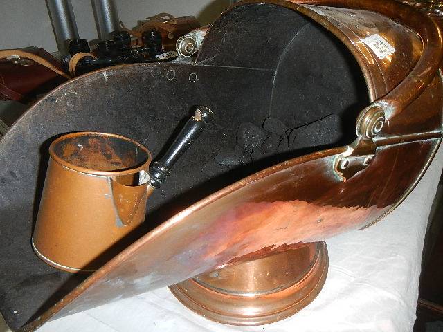 A copper coal scuttle and a copper measure. Collect only. - Image 3 of 3