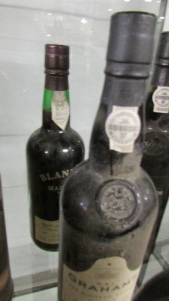 Eight bottles of old port. Collect only. - Image 3 of 3