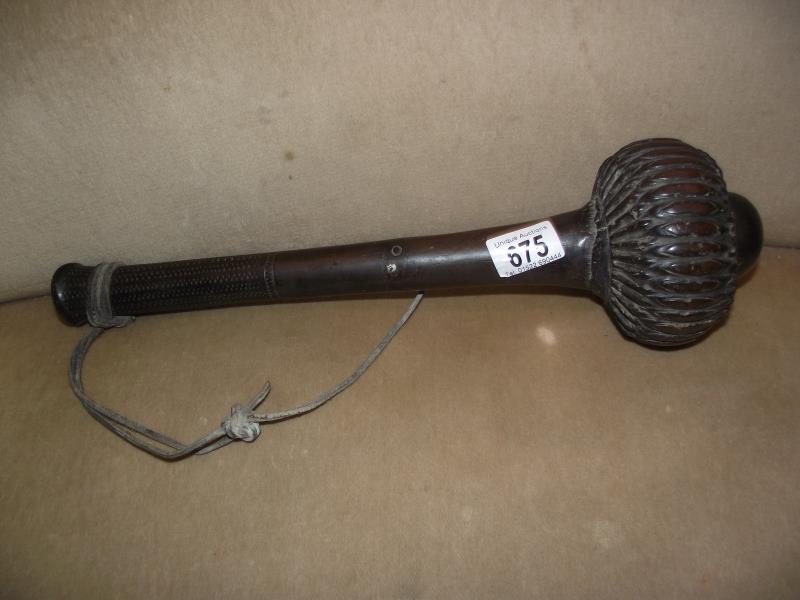 An early 19th century Fijian war club made of iron and wood. overall lenght 42 cm, club end 12 cm - Image 12 of 12
