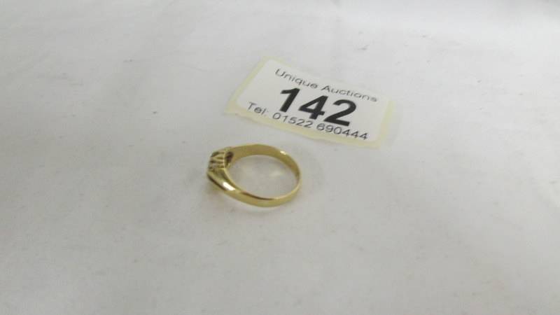 An early 20th century diamond single stone ring in 18ct gold size J half. Weight 3gms - Image 2 of 2