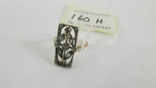 An art deco ring set diamonds, size O.