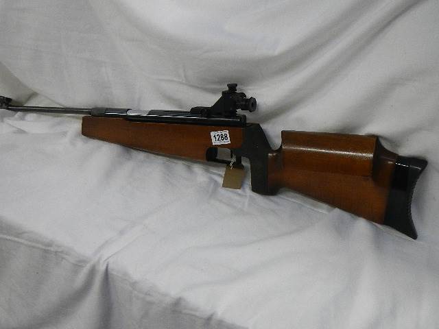 A Feinwerkbali 3005 match 0.177 cal. Side lever, beech stock, serial 318697. COLLECT ONLY