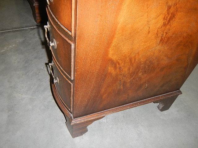 A mahogany double pedestal desk. 115cm x 54cm x 75cm, kneehole 53cm x height 51cm - Image 3 of 3