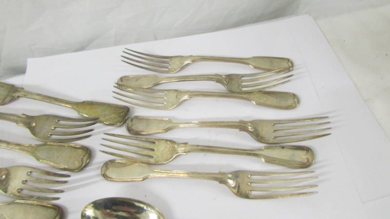 Approximatley 40 pieces of silver flatware, approximately 2200 grams in total. All have English Lion - Image 3 of 7