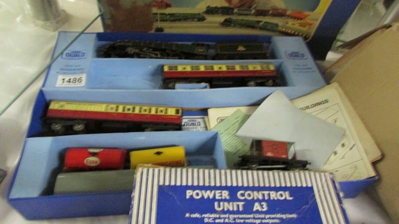A Hornby Dublo electric train set with power control unit A3. - Image 3 of 4