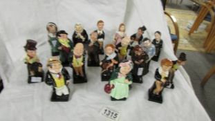18 Royal Doulton Pickwick figures: Macawber, Captain Little, Buxfuz, Pecksnif, Tiny Tim,
