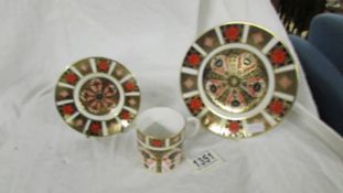 A Royal Crown Derby Old Imari Pattern trio.