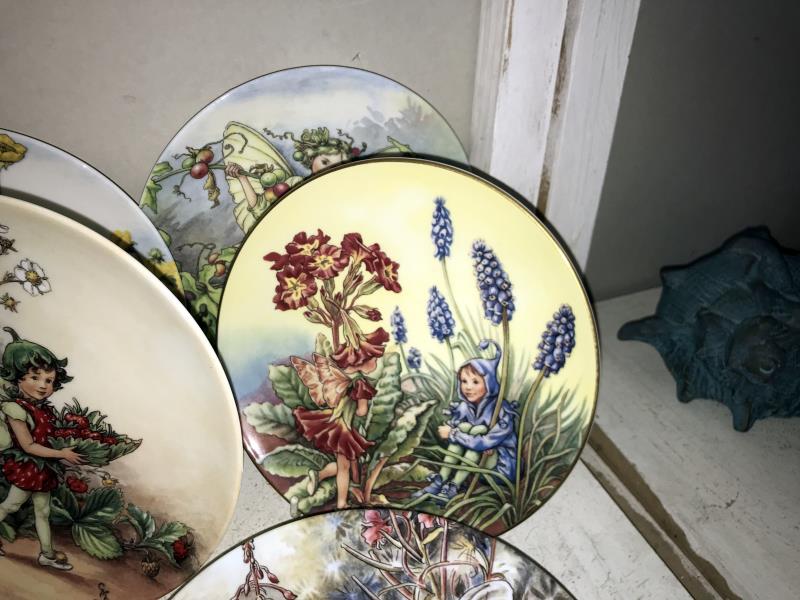 23 Wedgwood fairy collectors cabinet plates - Image 4 of 6