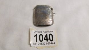A silver vesta case, 18.2 grams.