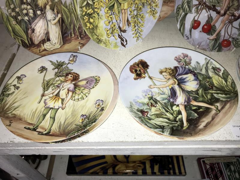 23 Wedgwood fairy collectors cabinet plates - Image 6 of 6