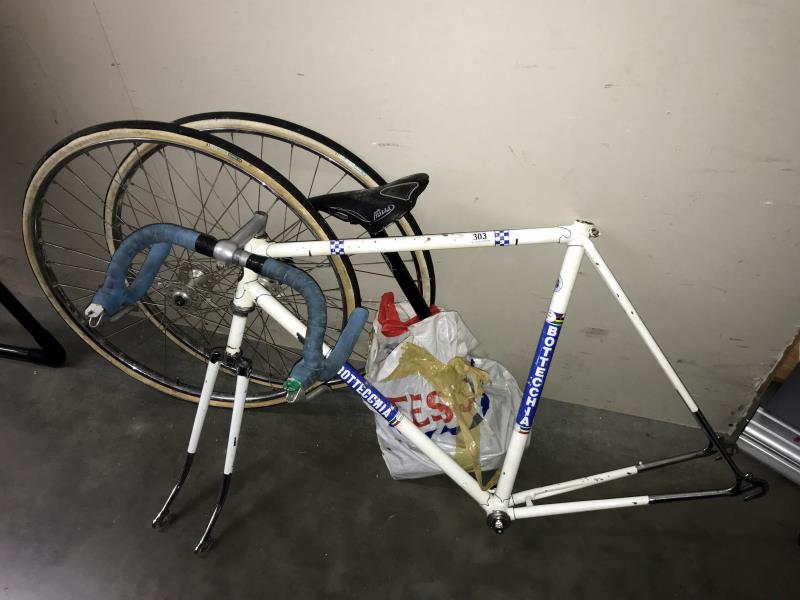 A vintage Bottecchia Campione-Del-Mondo 1966 racing bike in pieces (completeness unknown) (COLLECT