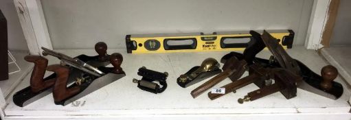 A quantity of wood working planes, Veritas honing guide etc.