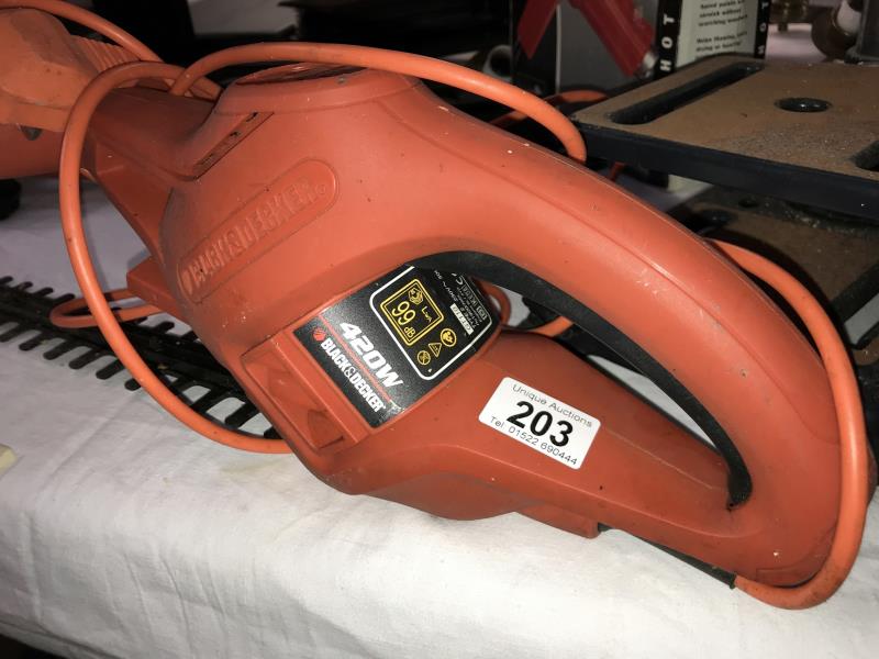 A Black & Decker hedge trimmer (COLLECT ONLY) - Image 2 of 2