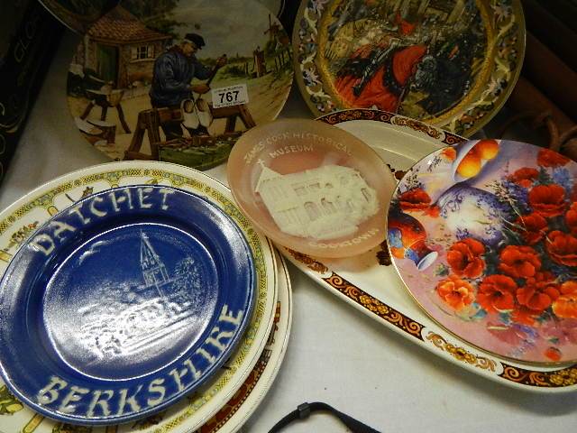 A mixed lot of collector's plates (collect only). - Image 3 of 3